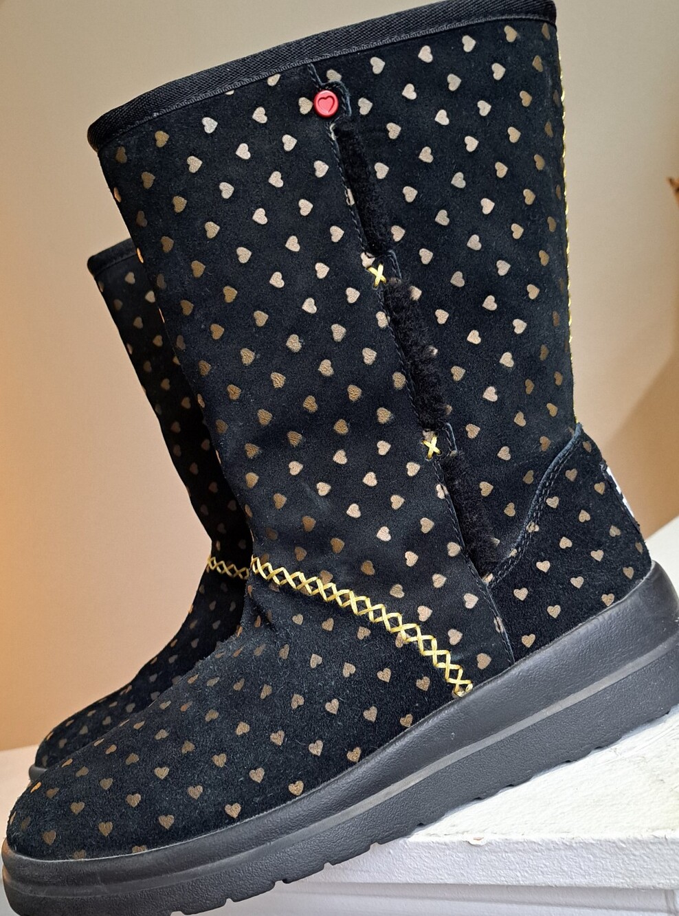 I LOVE UGGS Black Boots Womens Size 8 Excellent!